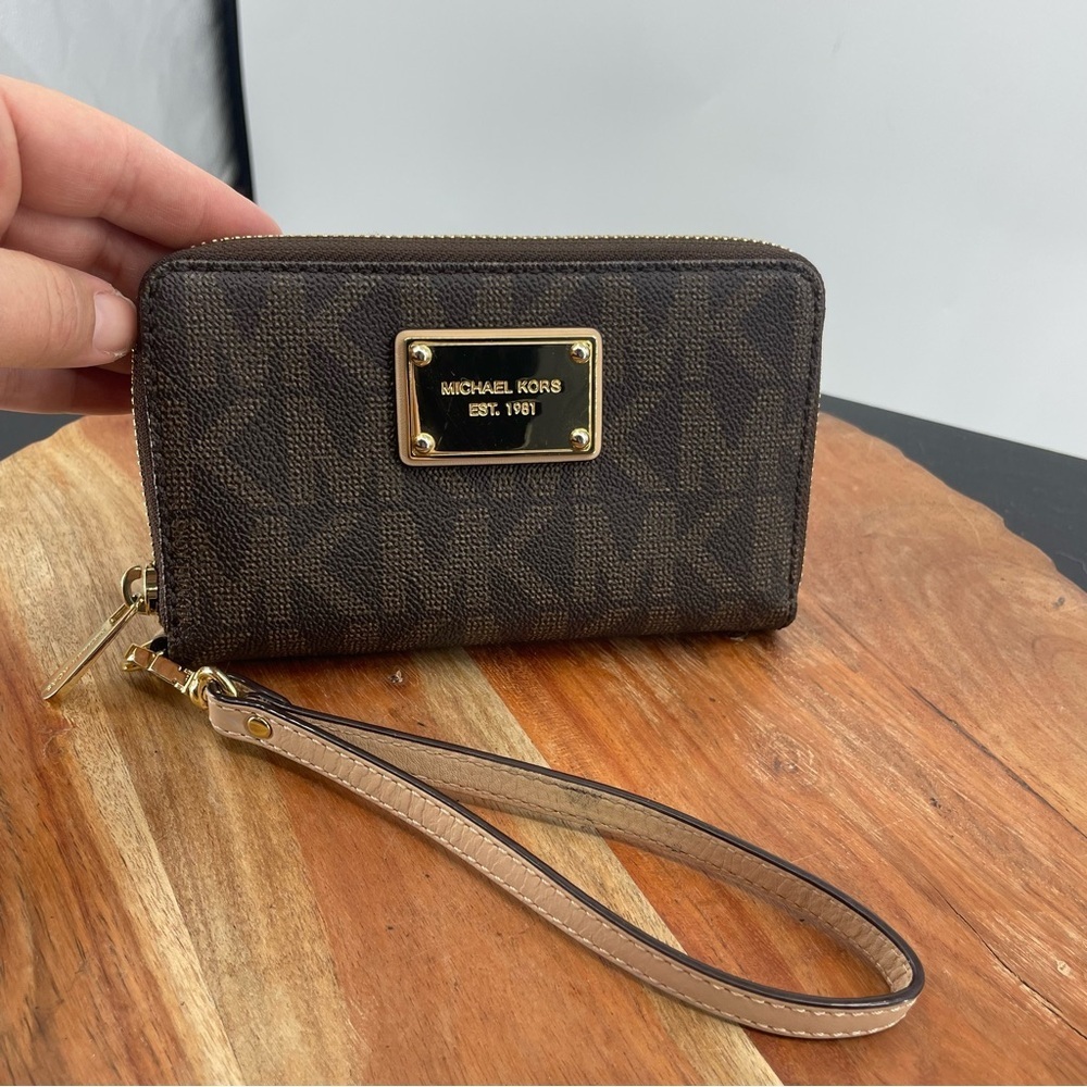 Michael Kors Wristlet Wallet brown signature logo wrist strap